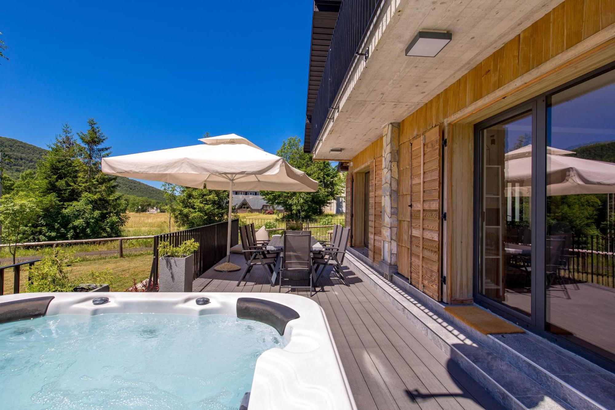 Modern Alpine Monsalbius Chalet Baske Ostarije Zewnętrze zdjęcie